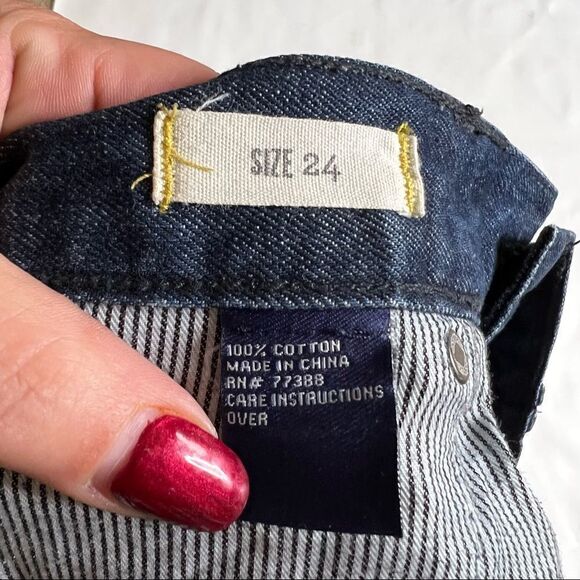 Madewell | Cut Off Raw Hem Mid Rise Denim Shorts - Picture 3 of 4